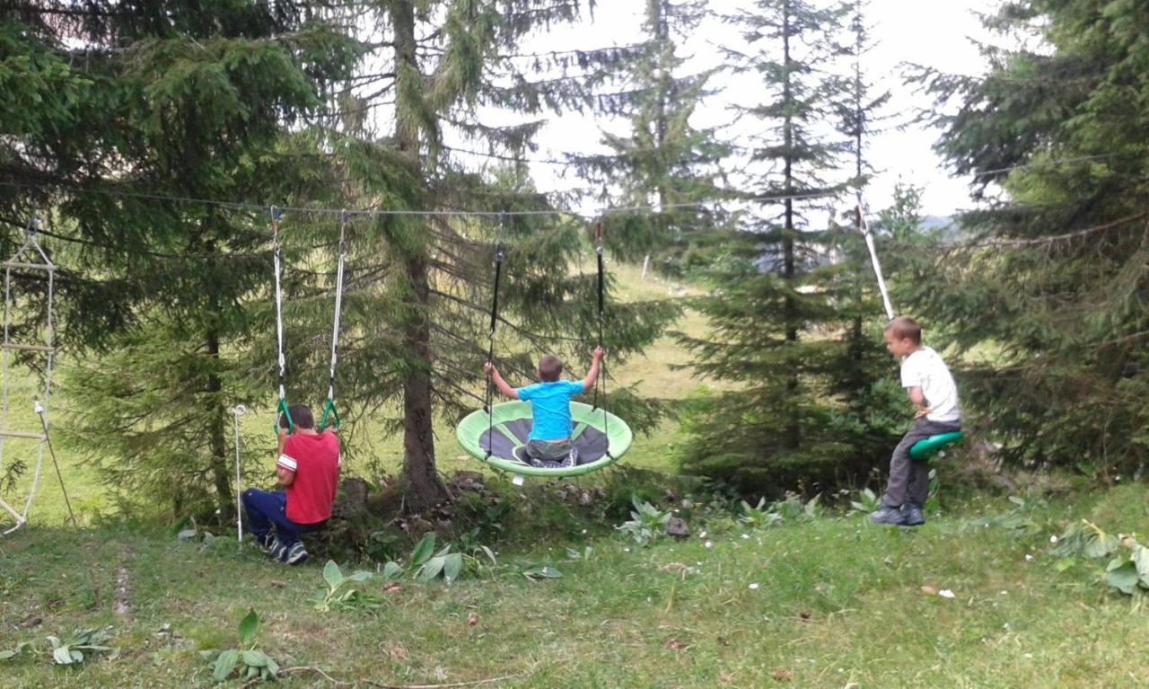 Gites Tre Le Grenier Les Moussieres Buitenkant foto