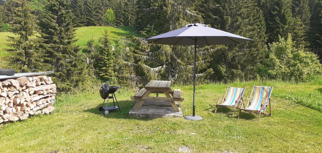 Gites Tre Le Grenier Les Moussieres Buitenkant foto